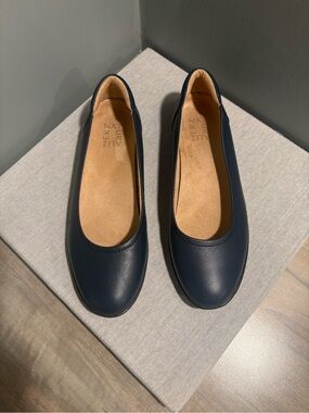 Naturalizer Navy Leather Ballet Flats